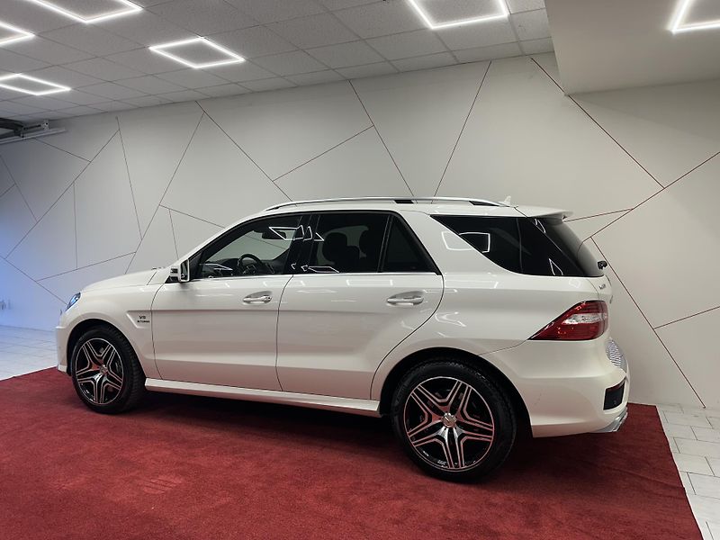 Mercedes-Benz Třídy M (2012) ML63 AMG DESIGNO*PANO*CZ*TAŽNÉ - fotka 3 z 19