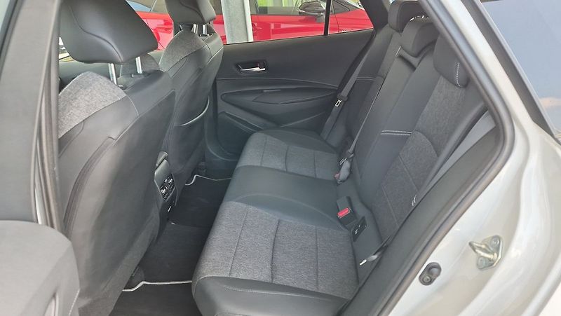 Toyota Corolla 1.8 HEV e-CVT Style - fotka 10 z 26