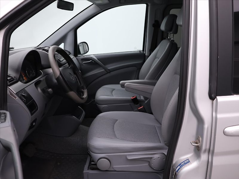 Mercedes-Benz Viano 2,2 CDI 110kW Aut. L CZ 7-Míst - fotka 11 z 32