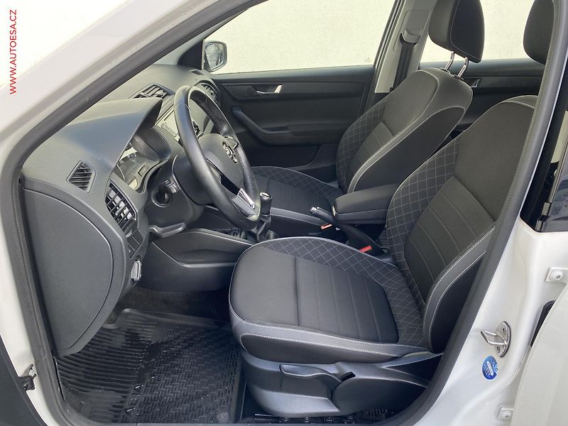 Škoda Fabia (2019) 1.0 TSi, ČR, Ambition, +kola - fotka 9 z 17