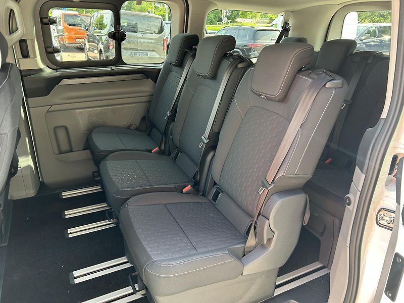 Ford Tourneo Custom Titanium L1 2.0 EcoBlue 110 kW - fotka 8 z 29