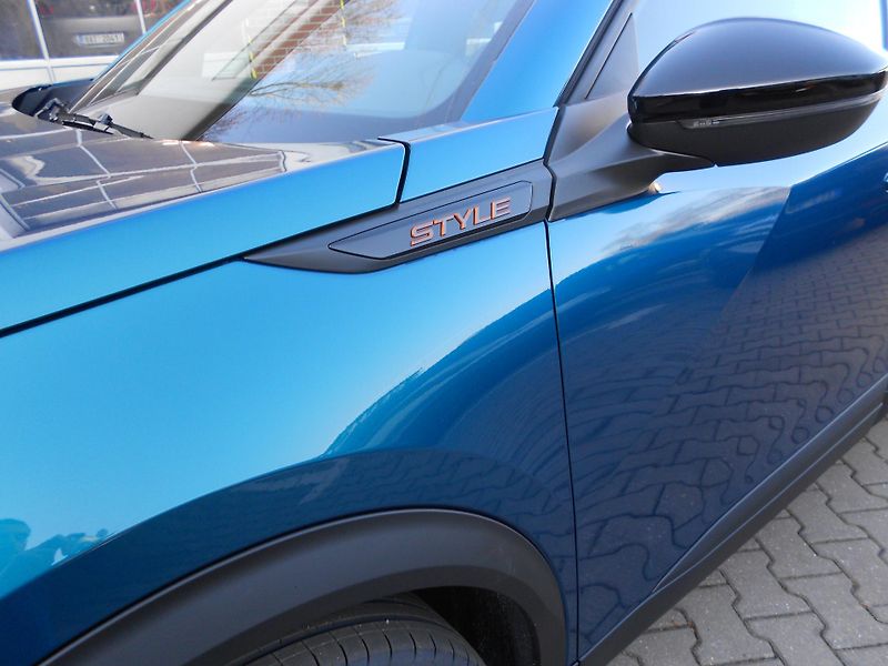 Peugeot 2008  STYLE PureTech 100 MAN6 - fotka 6 z 6