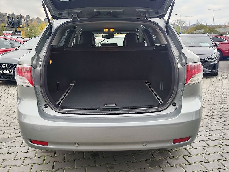 Toyota Avensis 2.2 D-4D/110kW Původ ČR. - fotka 9 z 27
