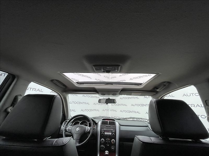 Suzuki Grand Vitara 2,0 i,103kW,4x4 - fotka 20 z 24