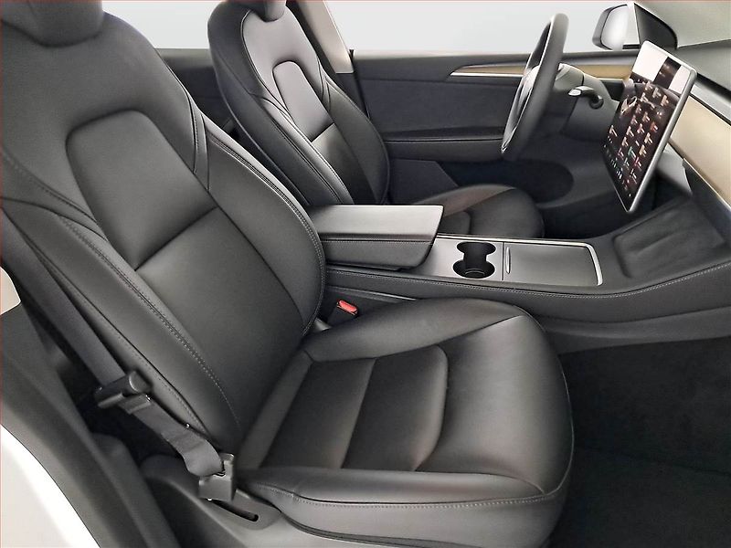 Tesla Model Y (2022) Long Range AWD 79kWh, SoH 91% - fotka 9 z 22