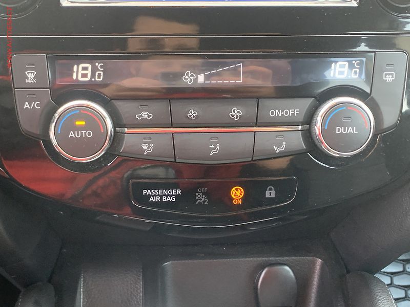 Nissan Qashqai (2015) 1.2i, ČR, Navi, AC - fotka 18 z 19