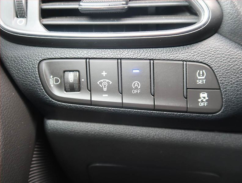 Hyundai i30 (2021) 1.6 CRDi, ČR,1.maj, Tempomat - fotka 17 z 18