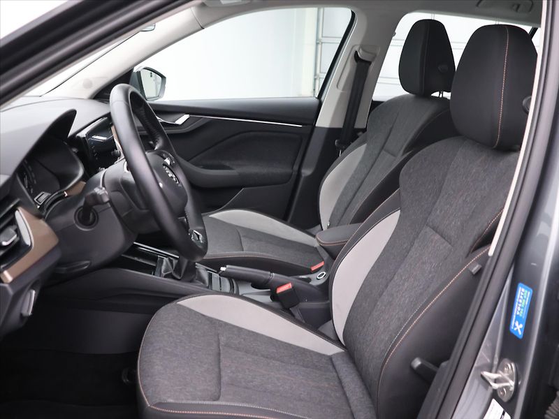 Škoda Kamiq 1,0 TSI 81kW CZ Style DPH LED - fotka 10 z 29