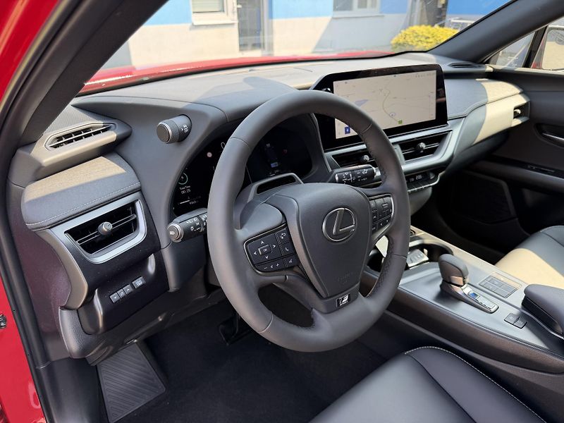 Lexus UX 300h F SPORT automat. navigace - fotka 15 z 25