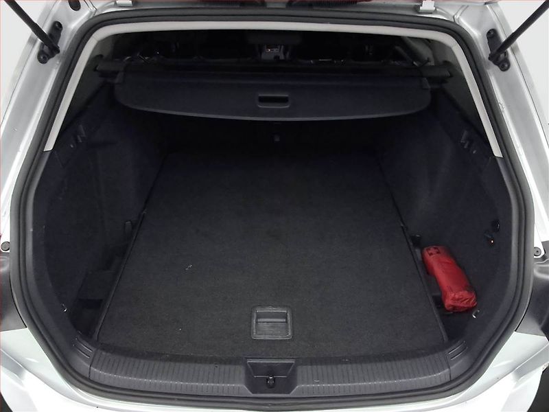 Volkswagen Golf (2023) Life 1.5 TSI, Navi, Tempomat - fotka 14 z 18