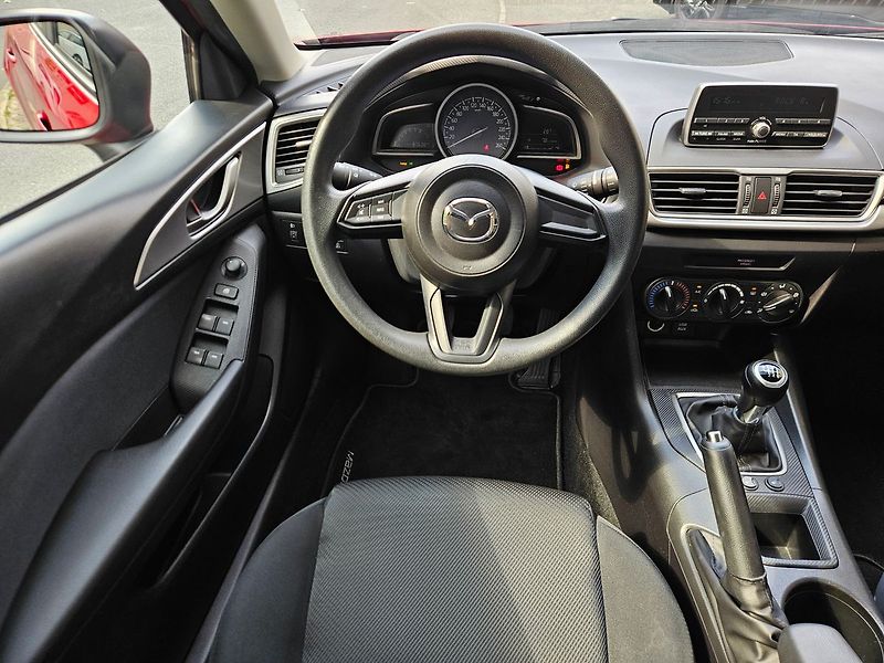 Mazda 3 1.5i SKYACTIV-G 74kW, ČR,1.maj - fotka 14 z 29