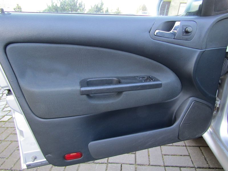 Škoda Octavia (2009) 1.9 TDI 74kW  BEZ KOROZE - fotka 17 z 33