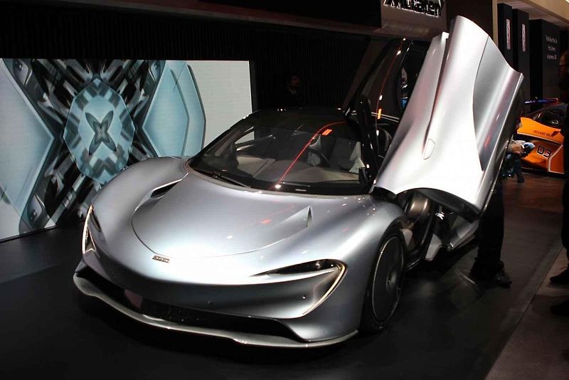 Jedno z nejočekávanějších aut Ženevy - Aston Martin Valkyrie