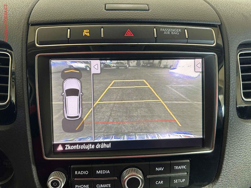 Volkswagen Touareg (2015) 3.0TDi quattro, AT, bixen - fotka 14 z 17