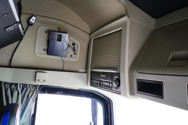 Volvo FH (2022) 500 / I – SAVE / XL / EURO 6 / - fotka 38 z 52