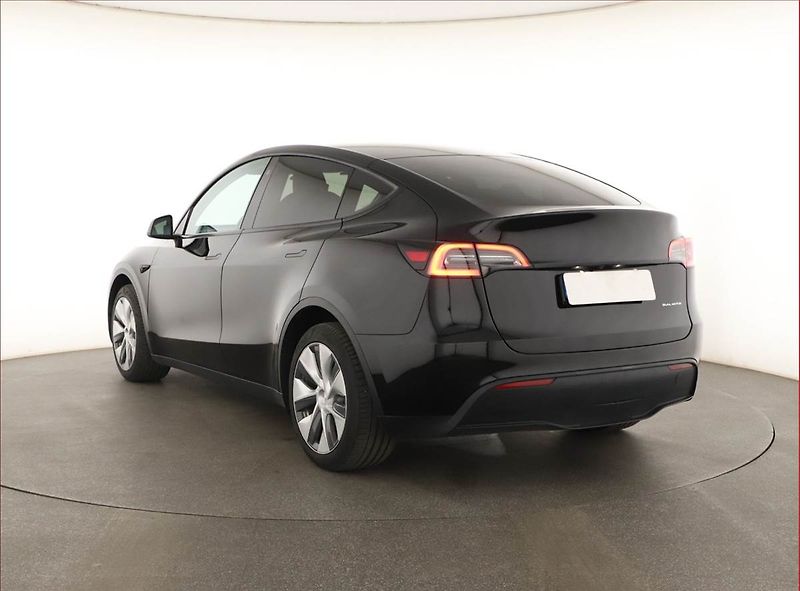 Tesla Model Y (2023) Long Range AWD 79kWh, SoH 92% - fotka 4 z 20
