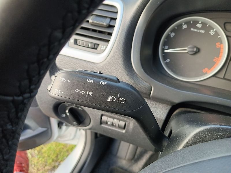 Škoda Fabia 1.6 Combi Ambiente - fotka 12 z 33