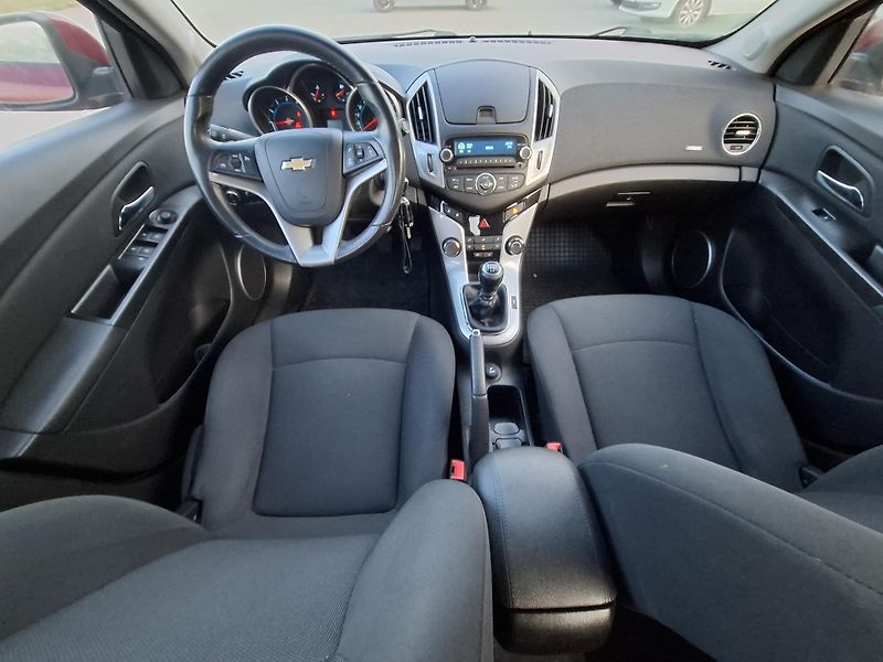 Chevrolet Cruze 1,8 16V - fotka 5 z 11