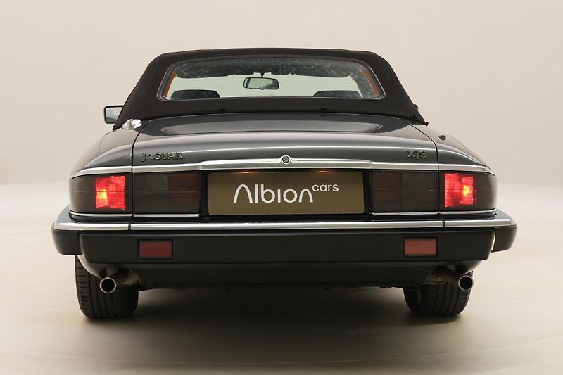 Jaguar XJS CONVERTIBLE 4.0 R6 AUT 1.maj - fotka 36 z 42