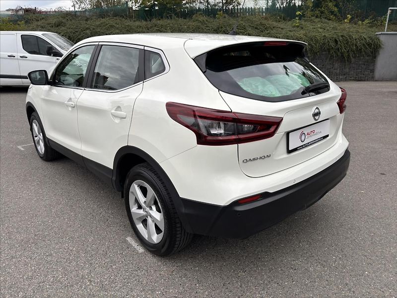 Nissan Qashqai 1,3 DIG-T Acenta VÝHŘEV KAMERA - fotka 3 z 37