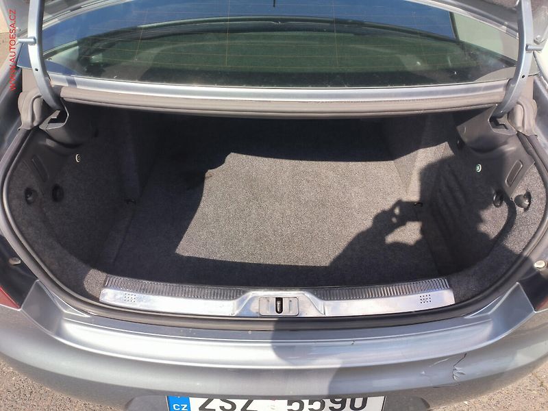 Škoda Superb (2008) 3.6 FSi 4x4, Elegance, AT - fotka 22 z 22