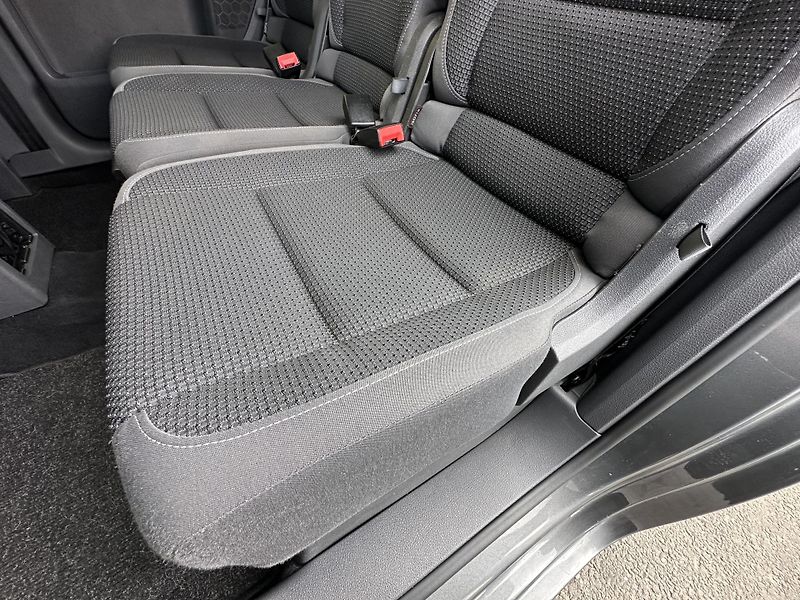 Volkswagen Touran (2010) 1.2TSI/77kW * 2.Maj.  - fotka 27 z 37