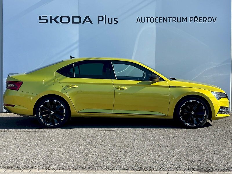 Škoda Superb (2021) 2.0 TSI 140kW SportLine - fotka 32 z 35