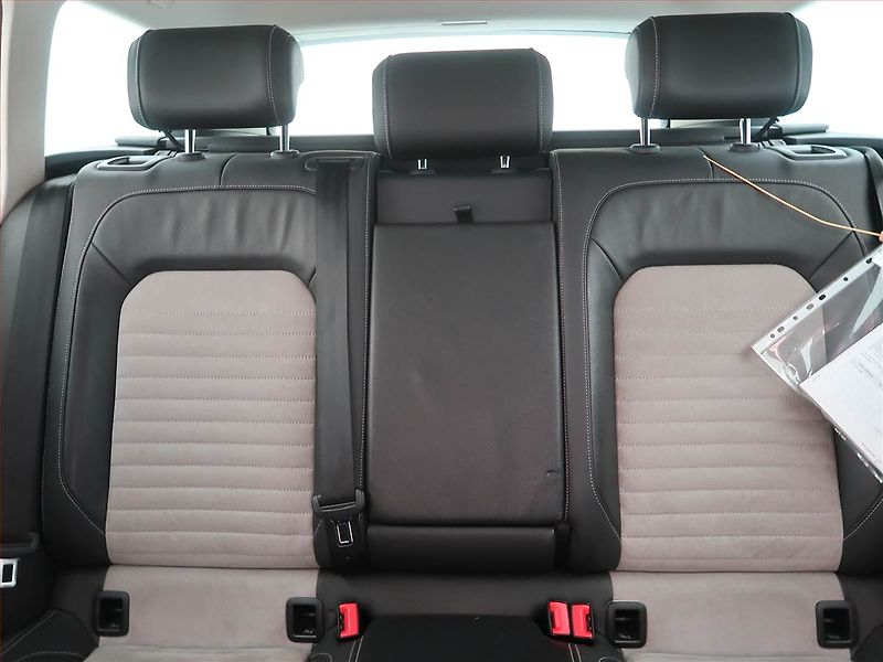Volkswagen Passat (2015) 2.0 TDI, Automat, Serv.kniha - fotka 10 z 17