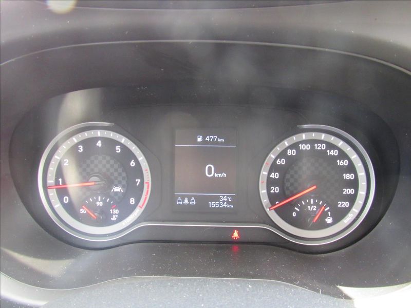 Hyundai i10 1,0 MPi 49kW - fotka 13 z 28