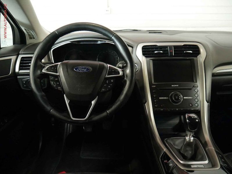 Ford Mondeo (2016) 2.0 TDCi, LED, navi, kůže - fotka 11 z 22