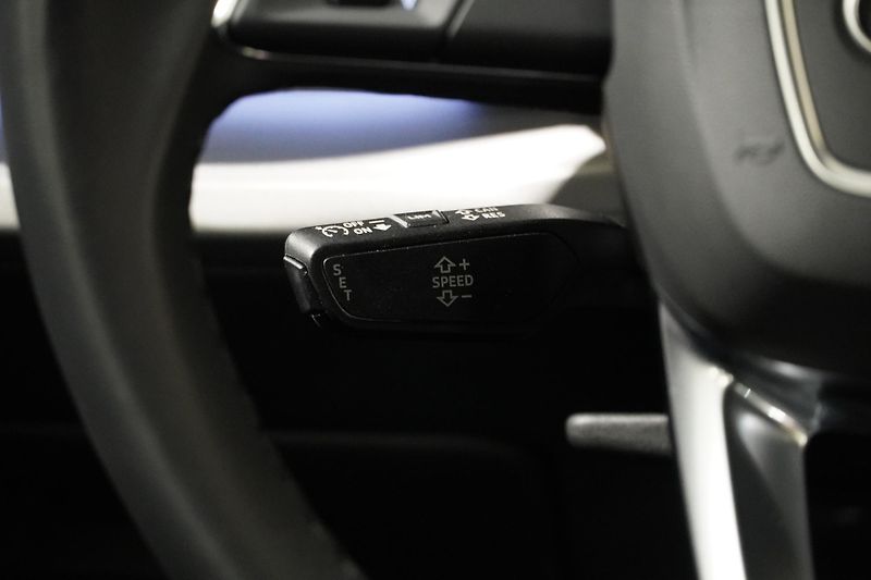 Audi Q8 55 TFSI,ČR,DPH,ZÁRUKA 2028 - fotka 20 z 33