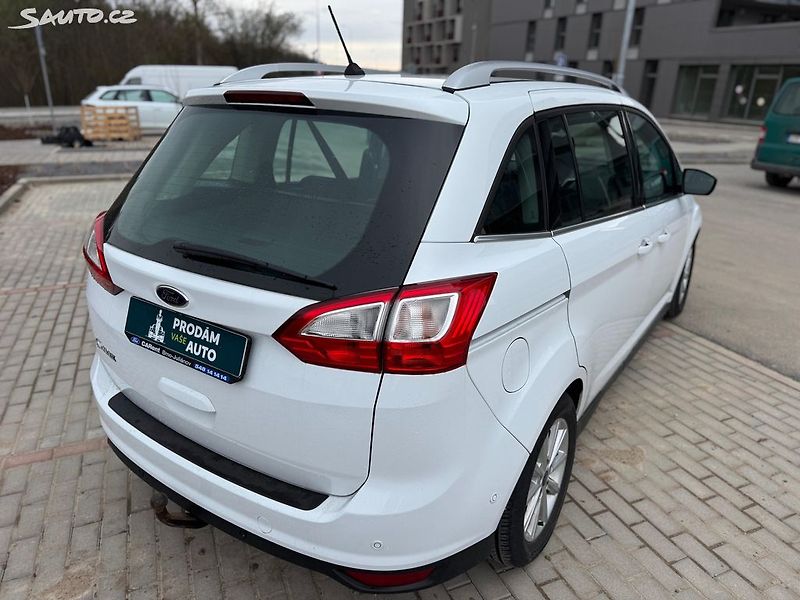 Ford Grand C-MAX 2.0TDCi 110kW kamera - fotka 8 z 28
