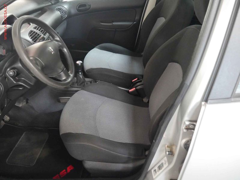 Peugeot 206 (2004) 1.4i, AC, el. výbava - fotka 9 z 17