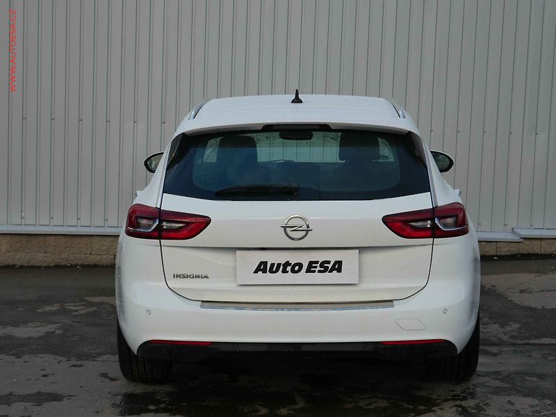 Opel Insignia (2019) 2.0 CDTi, Ultimate, AT, LED - fotka 5 z 26