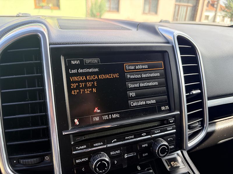 Porsche Cayenne DIESEL 3.0 V6 180KW - fotka 24 z 42