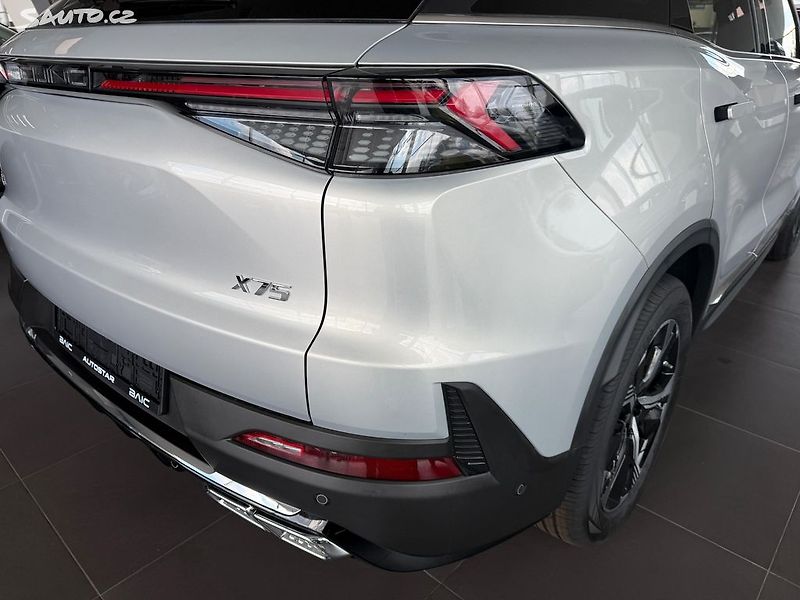 BAIC X7 (2025) ALL IN 130 kW Panorama DCT - fotka 24 z 29