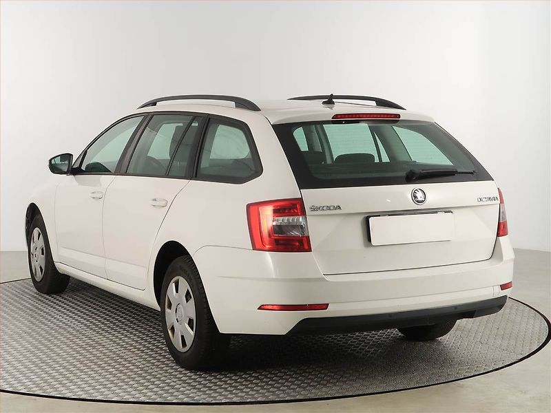 Škoda Octavia (2019) 1.6 TDI, Serv.kniha, Navi - fotka 4 z 16