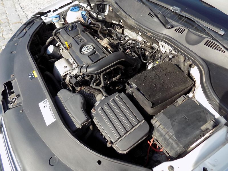 Volkswagen Passat 1,4 TSI 90 KW AUTOKLIMA VÝHŘEV - fotka 37 z 42