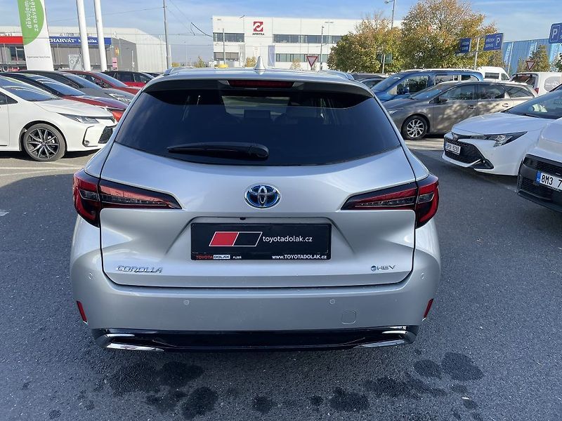 Toyota Corolla 2.0 HEV - fotka 5 z 28