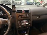 Volkswagen Touran 1,6   TDI 77KW VÝHŘEV TAŽNÉ - náhled 14