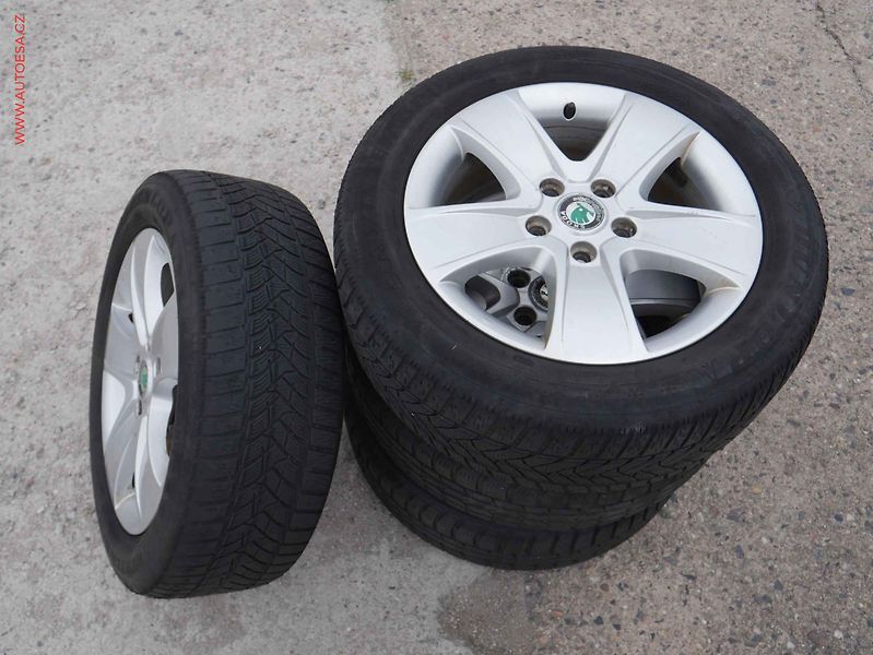 Škoda Octavia (2009) 2.0 TDi, ČR, servis.kniha - fotka 17 z 18
