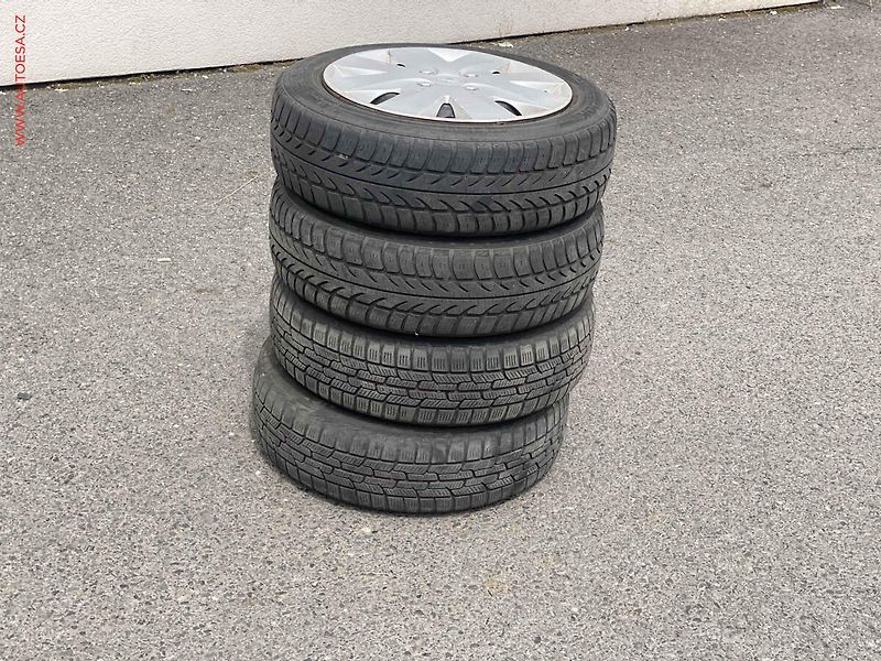 Renault Clio (2007) 1.2i, ČR, AC, zmk.řazení - fotka 16 z 16