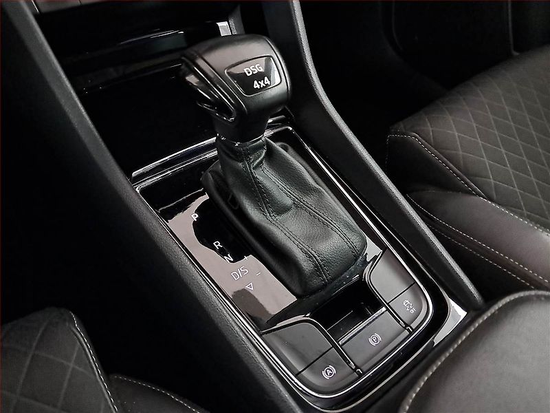 Škoda Karoq (2019) Style 2.0 TDI, 4X4, Automat - fotka 13 z 21