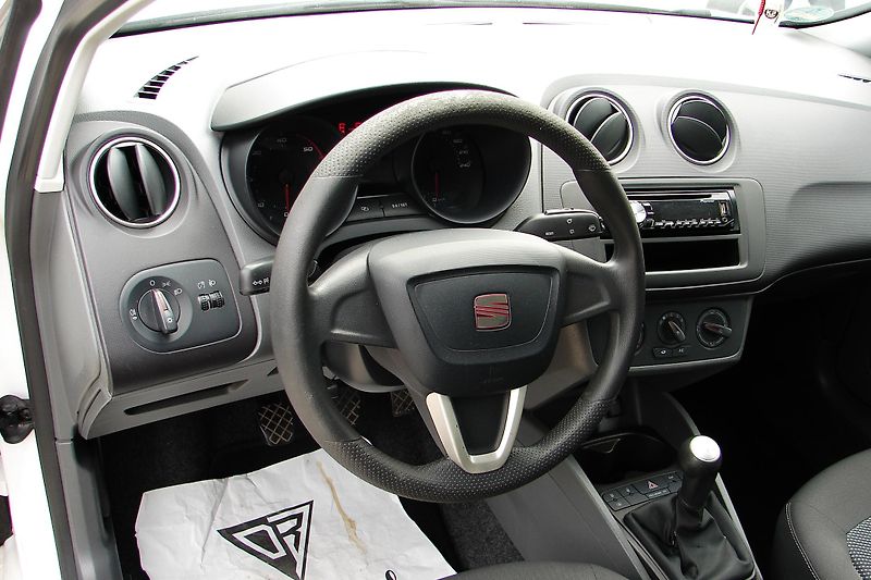 Seat Ibiza IV 1,4TDi 80PS EcoMotive KLIMA - fotka 15 z 32
