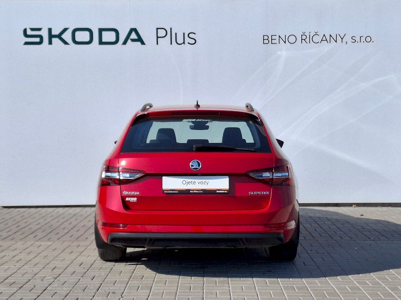 Škoda Superb (2018) Combi Ambition Plus 2,0TDi 110 - fotka 13 z 35