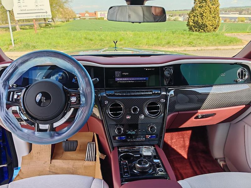 Rolls-Royce Cullinan Black Badge, CZ, Nový vůz - fotka 14 z 26