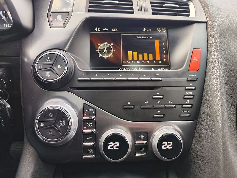 Citroën DS5 2.0 HDI/120kW hybrid4 Panorama - fotka 20 z 32