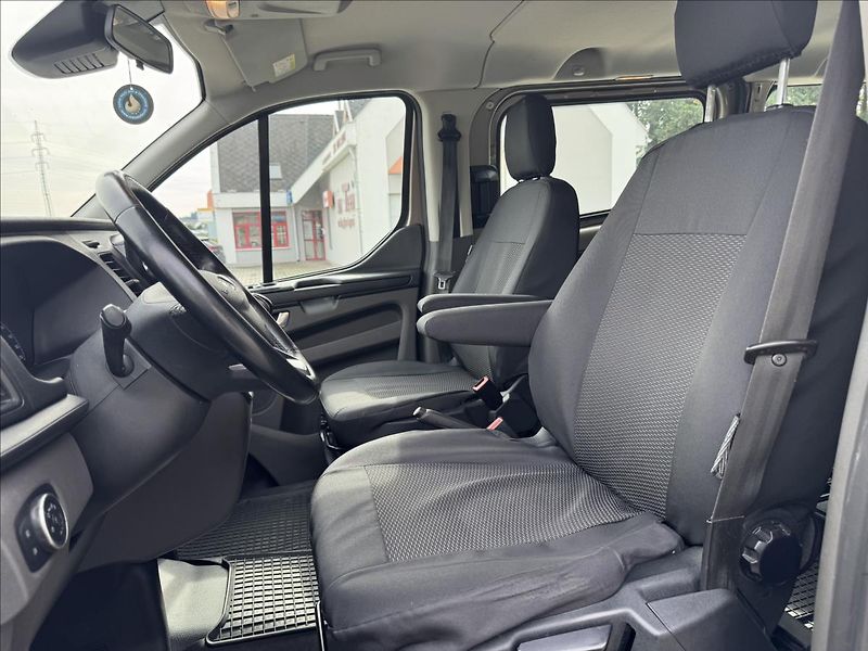 Ford Transit Custom 2,0 Titanium L1 - fotka 6 z 17