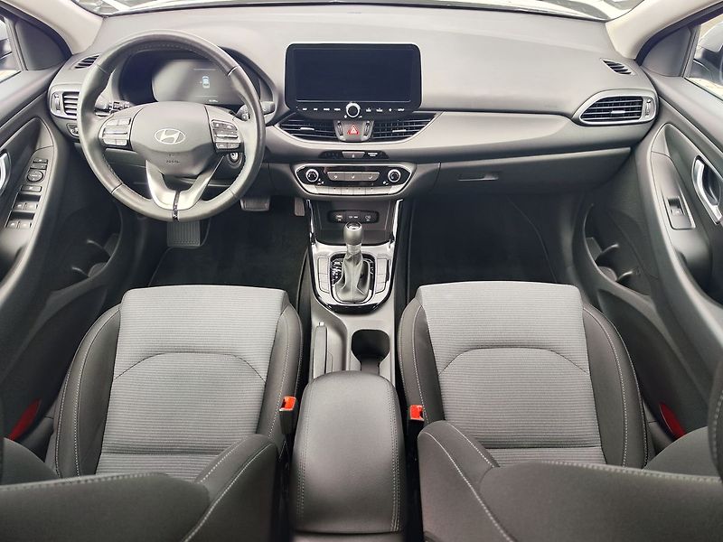 Hyundai i30 1.0 T-GDI/74kW Smart CLIMATE D - fotka 11 z 29