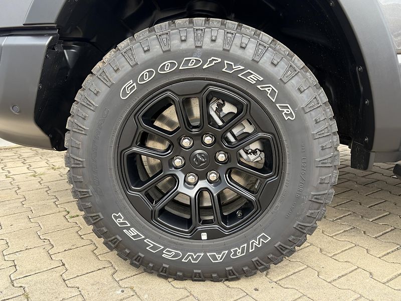 RAM 1500 (2026) Rebel 5.7 V8 Hemi 2026 - fotka 12 z 37